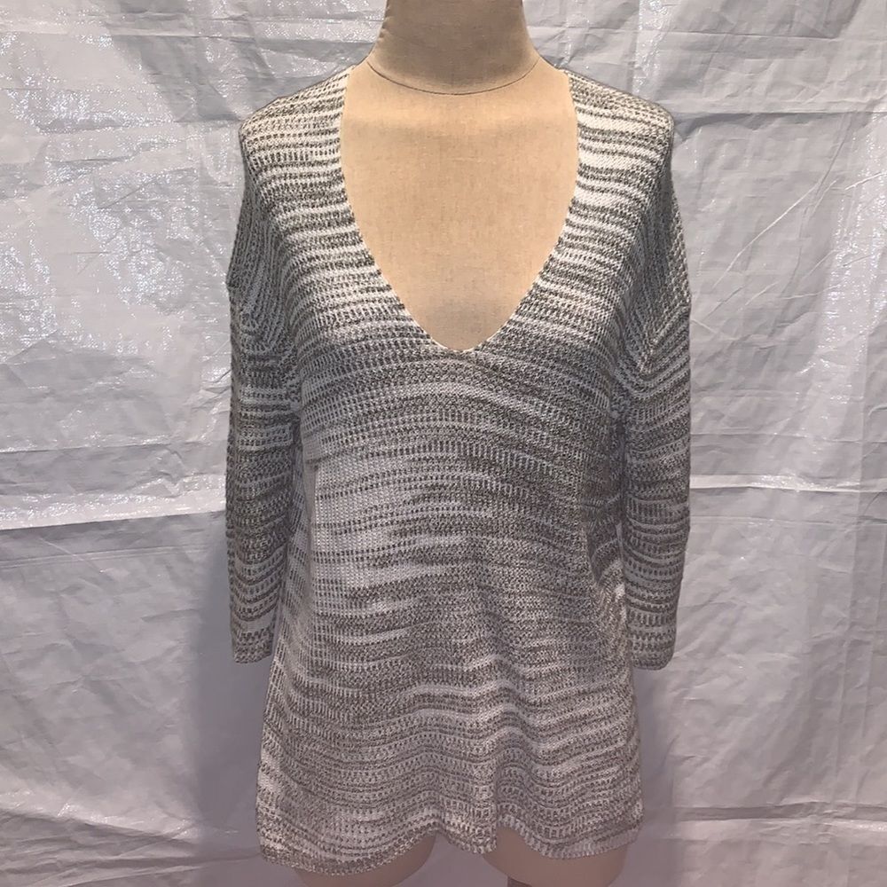 Express v neck sweater, three-quarter length sleeves, Small